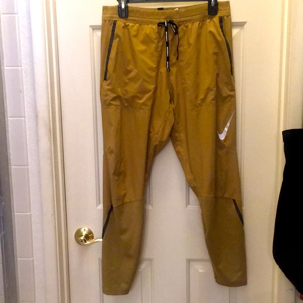 Women Nike Dri fit Lightweight joggers large